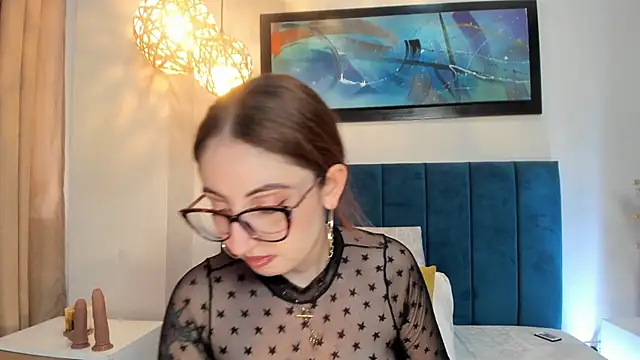 Snapshot of Emilywatsonn chatting on January 17, 6:00 pm Emilywatsonn online show from January 17, 6:00 pm