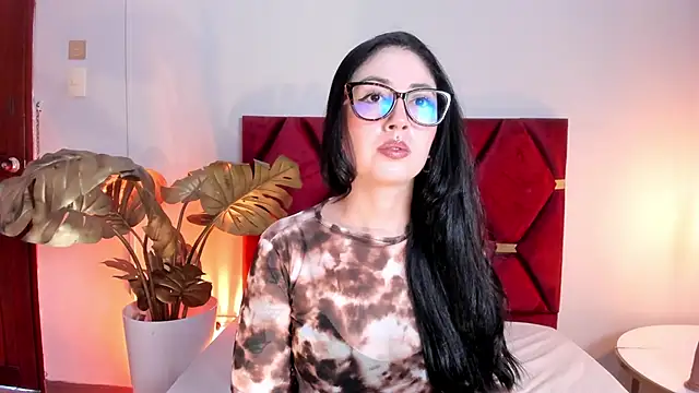 Emilywatsonn online show from March 14, 12:38 am