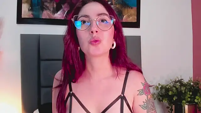 Emilywatsonn online show from March 20, 4:29 am