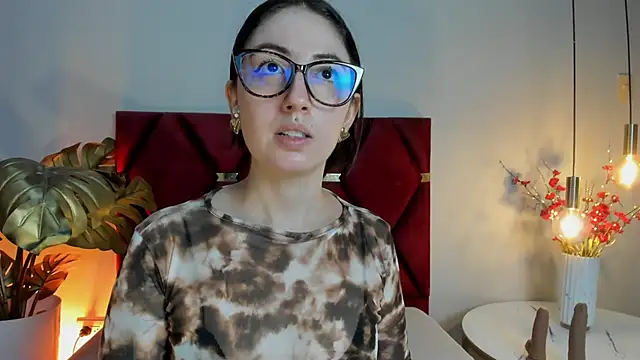 Emilywatsonn online show from May 9, 12:36 am