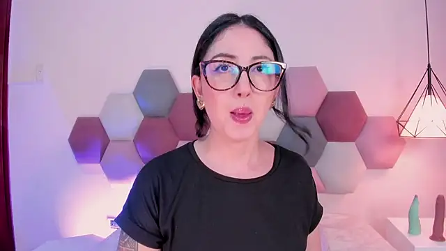 Emilywatsonn online show from March 6, 12:27 am