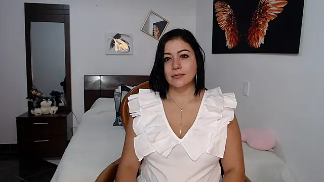 EmilyPeytonn online show from March 13, 3:06 pm