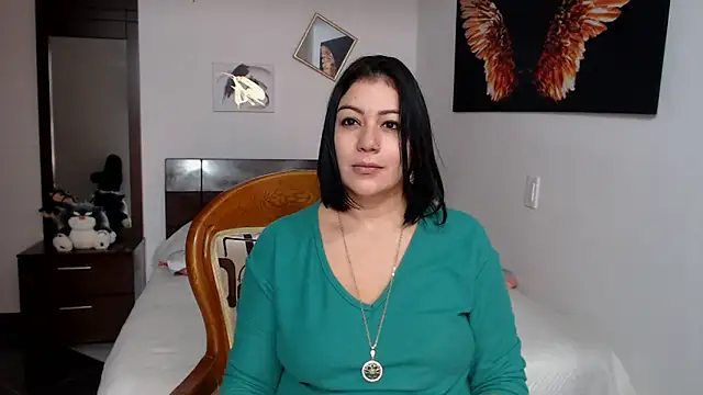 EmilyPeytonn online show from March 18, 5:01 pm