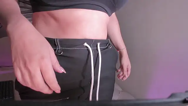 Samaantha-White online show from April 9, 11:38 am