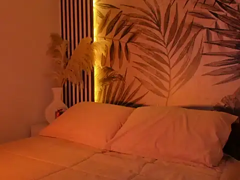 Samaantha-White online show from January 9, 11:50 am