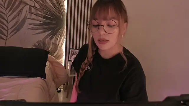 Samaantha-White online show from March 30, 11:44 am