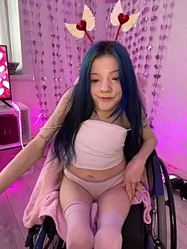 MiniSophiaa online show from February 12, 8:14 am