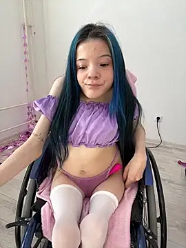 MiniSophiaa online show from March 23, 7:19 am