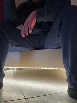 Bennyben8604 online show from December 8, 10:57 pm