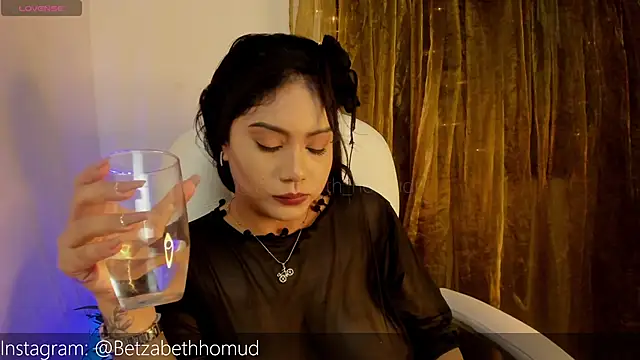 Snapshot of BetzabethHomud0 chatting on February 8, 10:29 am BetzabethHomud0 online show from February 8, 10:29 am
