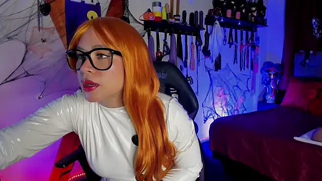 Laureen hill online show from October 30, 11:01 pm