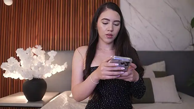 Amelia Rouse online show from December 22, 9:59 pm