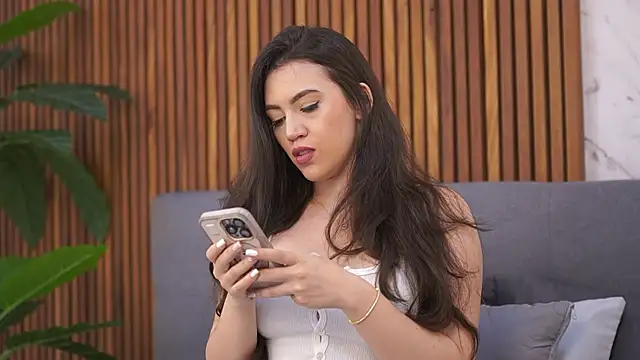 Amelia Rouse online show from March 21, 6:07 pm