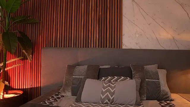 Amelia Rouse online show from September 10, 9:03 pm