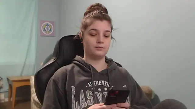 TreeJeanne online show from March 11, 8:09 pm