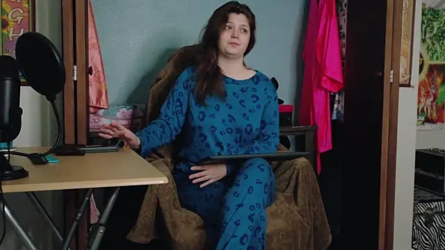 TreeJeanne online show from September 19, 9:41 pm