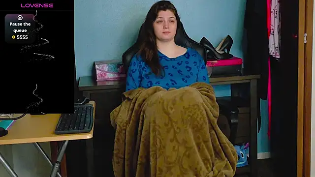 TreeJeanne online show from November 22, 3:38 am