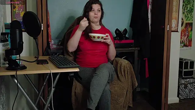 TreeJeanne online show from September 25, 10:27 pm