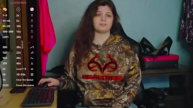 TreeJeanne online show from November 2, 7:30 pm