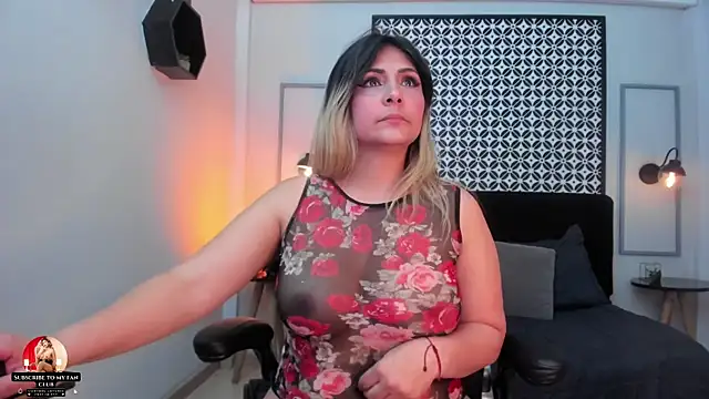 Snapshot of Melanie_silver_ chatting on October 28, 9:58 pm Melanie silver online show from October 28, 9:58 pm