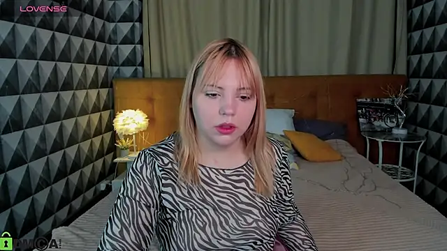 Stacy Luv online show from September 15, 12:33 am