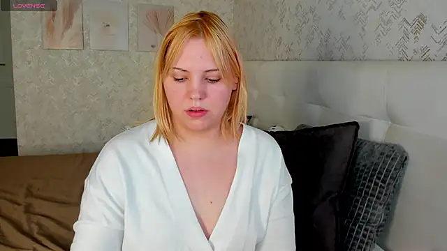 Stacy Luv online show from October 29, 5:06 am