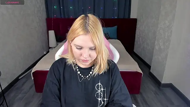 Stacy Luv online show from January 12, 9:05 am