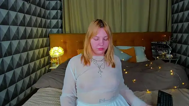 Stacy Luv online show from September 22, 12:05 am