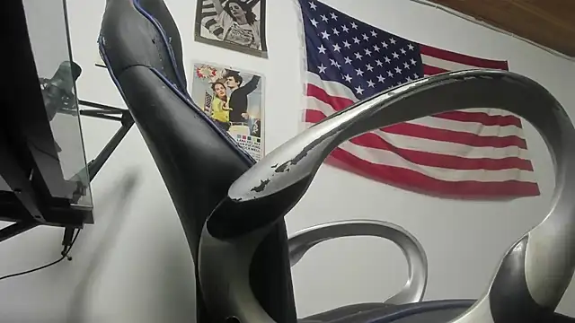 charlie hotxxx online show from April 18, 4:59 am