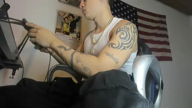 Snapshot of charlie_hotxxx chatting on February 14, 3:29 am charlie hotxxx online show from February 14, 3:29 am