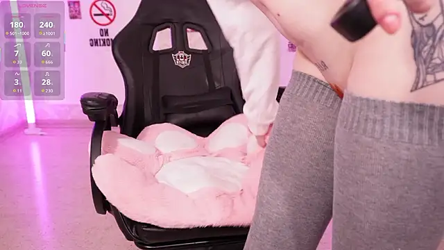 hannah lourens online show from March 27, 8:26 am