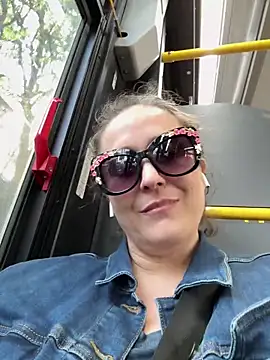 sylviahhh online show from June 1, 9:47 pm