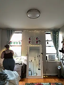 sylviahhh online show from June 4, 10:36 pm