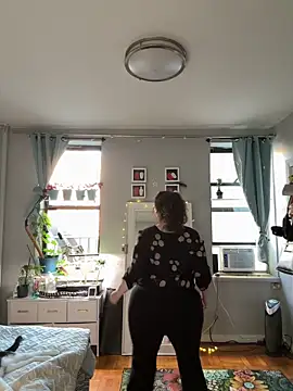 sylviahhh online show from June 3, 10:47 pm
