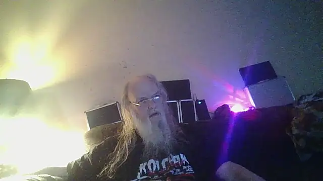 Snapshot of VicFerrari1 chatting on July 17, 3:26 am VicFerrari1 online show from July 17, 3:26 am