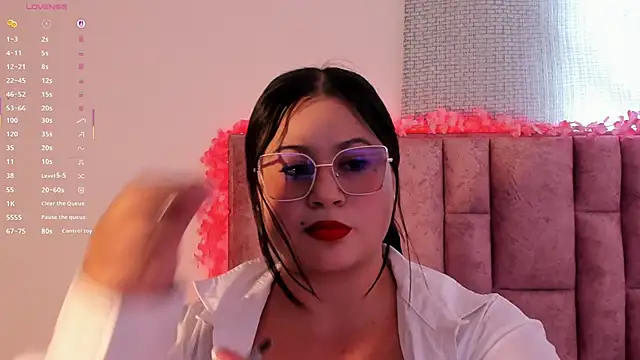 miahkumar online show from May 31, 9:04 pm