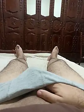 Hot Boy 2004 online show from September 23, 1:01 am
