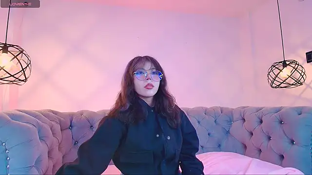 Snapshot of Purplee_Baby chatting on February 18, 8:03 pm Purplee Baby online show from February 18, 8:03 pm