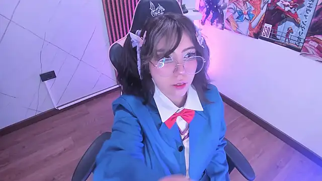 Snapshot of Purplee_Baby chatting on February 23, 9:05 pm Purplee Baby online show from February 23, 9:05 pm