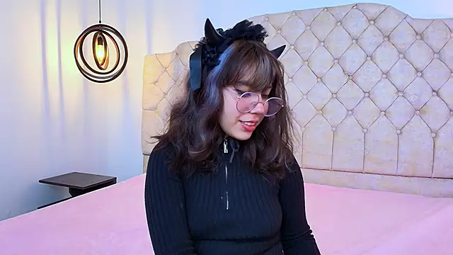 Snapshot of Purplee_Baby chatting on March 6, 9:53 pm Purplee Baby online show from March 6, 9:53 pm
