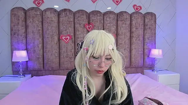 Snapshot of Purplee_Baby chatting on February 16, 4:42 am Purplee Baby online show from February 16, 4:42 am