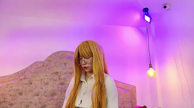 Snapshot of Purplee_Baby chatting on February 8, 8:42 pm Purplee Baby online show from February 8, 8:42 pm