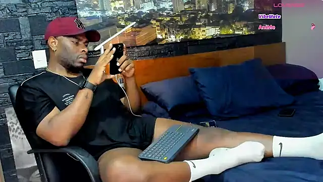 Snapshot of thomas_santtos1 chatting on March 1, 10:10 pm thomas santtos1 online show from March 1, 10:10 pm