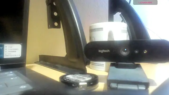 Snapshot of thomas_santtos1 chatting on June 13, 4:10 am thomas santtos1 online show from June 13, 4:10 am