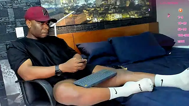 Snapshot of thomas_santtos1 chatting on March 13, 12:56 pm thomas santtos1 online show from March 13, 12:56 pm