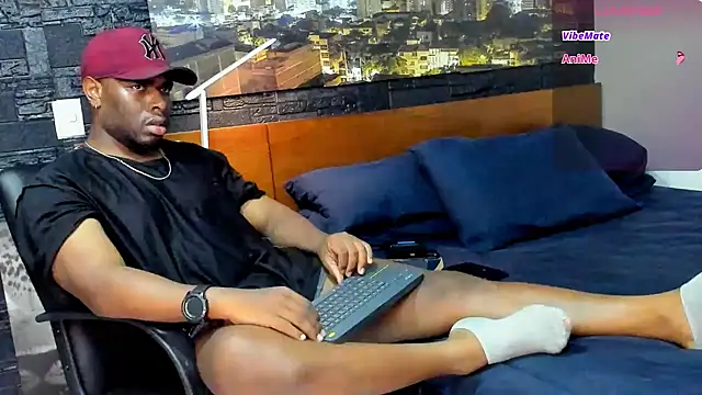 Snapshot of thomas_santtos1 chatting on March 3, 12:23 am thomas santtos1 online show from March 3, 12:23 am