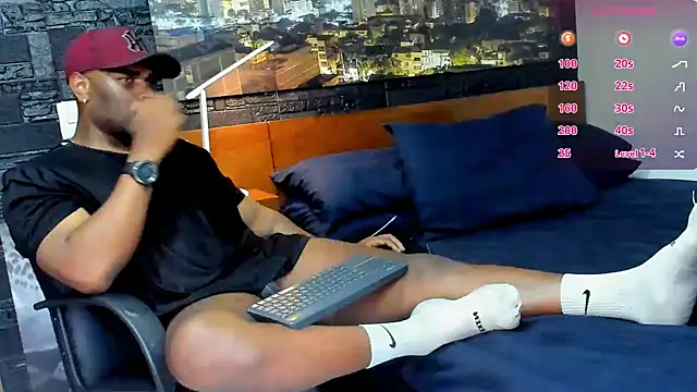 Snapshot of thomas_santtos1 chatting on March 12, 9:24 pm thomas santtos1 online show from March 12, 9:24 pm