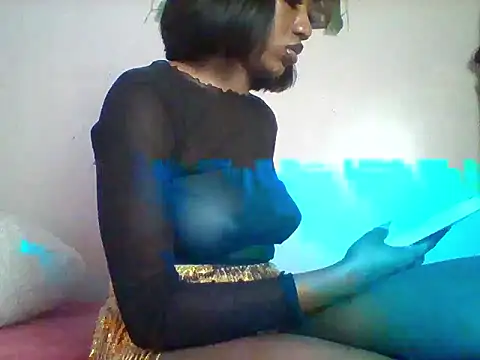 Queeen model online show from April 11, 10:35 pm