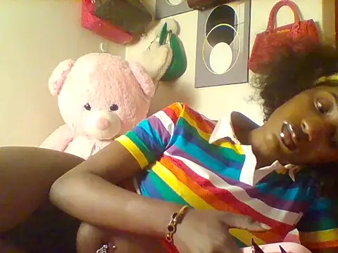 Queeen model online show from October 10, 5:14 pm