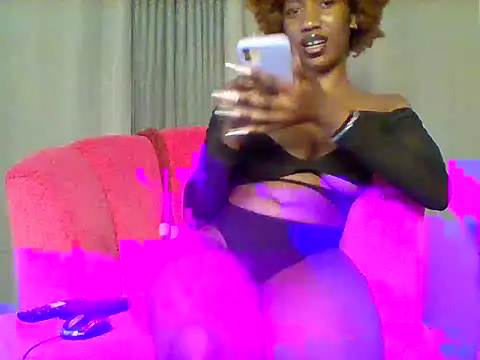 Queeen model online show from February 24, 9:30 pm